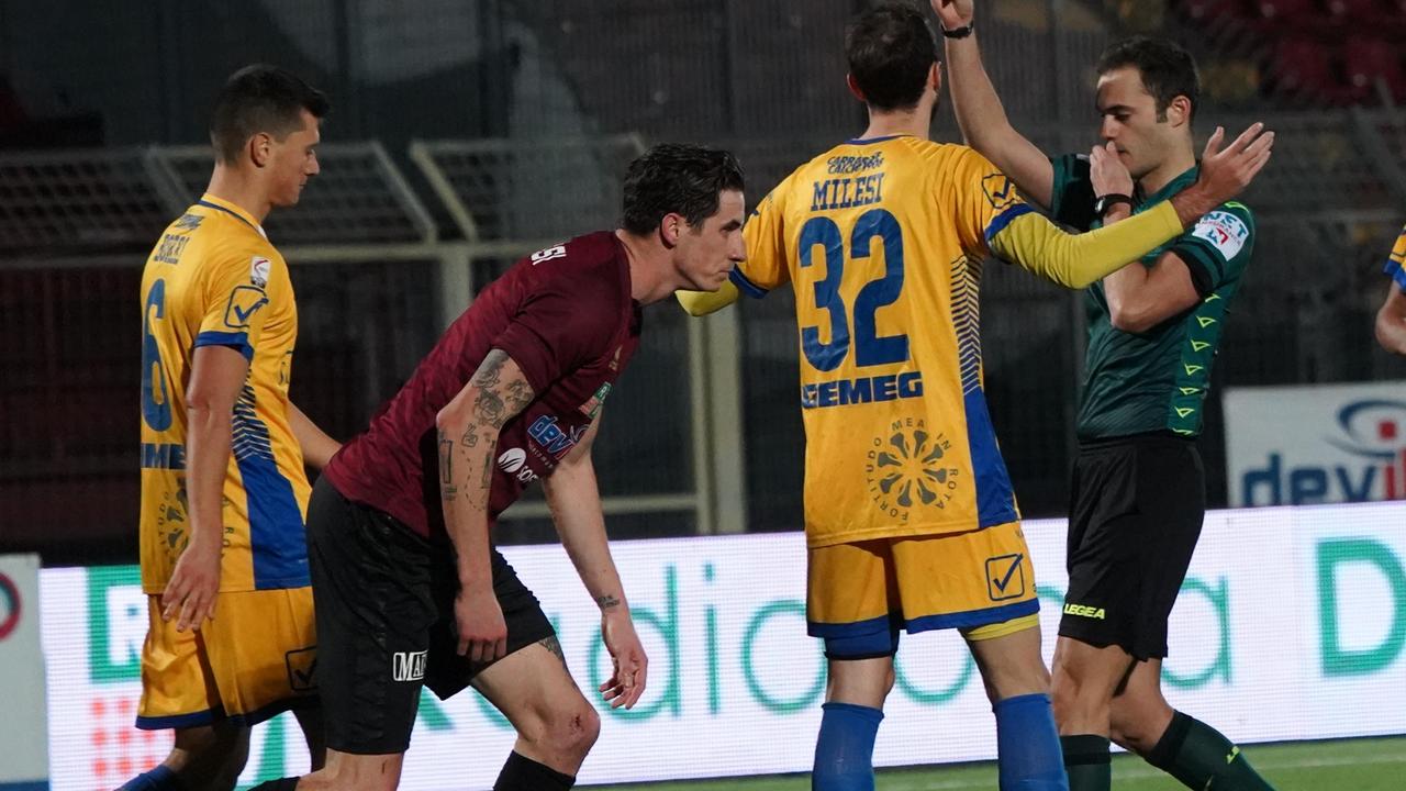 Pontedera e Carrarese pari in tutto