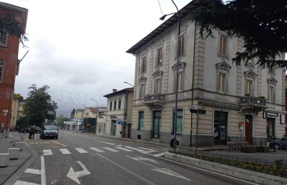 Si raccolgono firme a Barga contro la chiusura della Bpm 