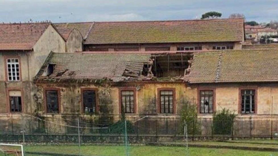 Quel buco nel tetto dell’ex Cooperativa che è offesa alla memoria