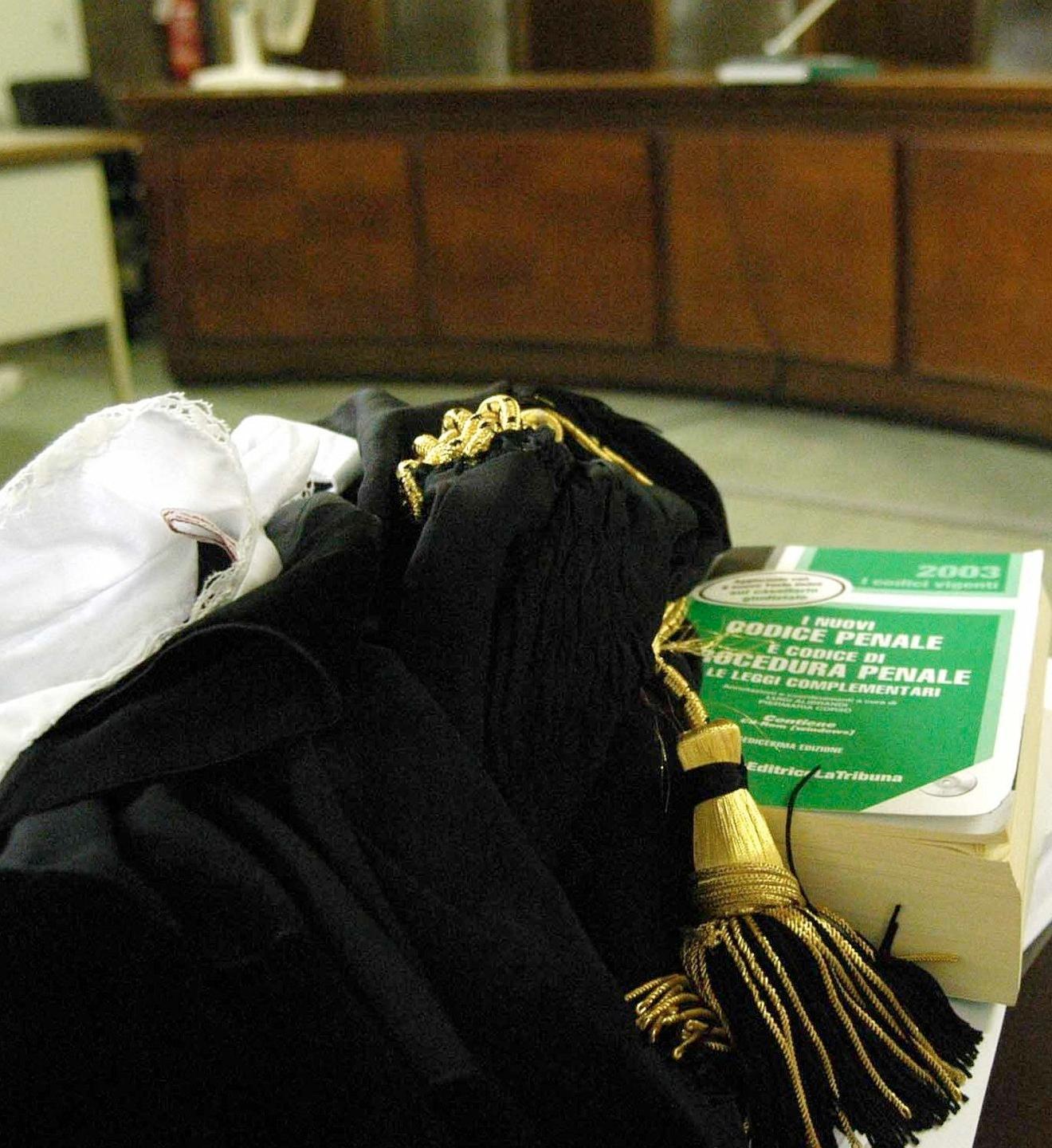 Processo per il comico Pucci L’ex sindaco: offese la comunità