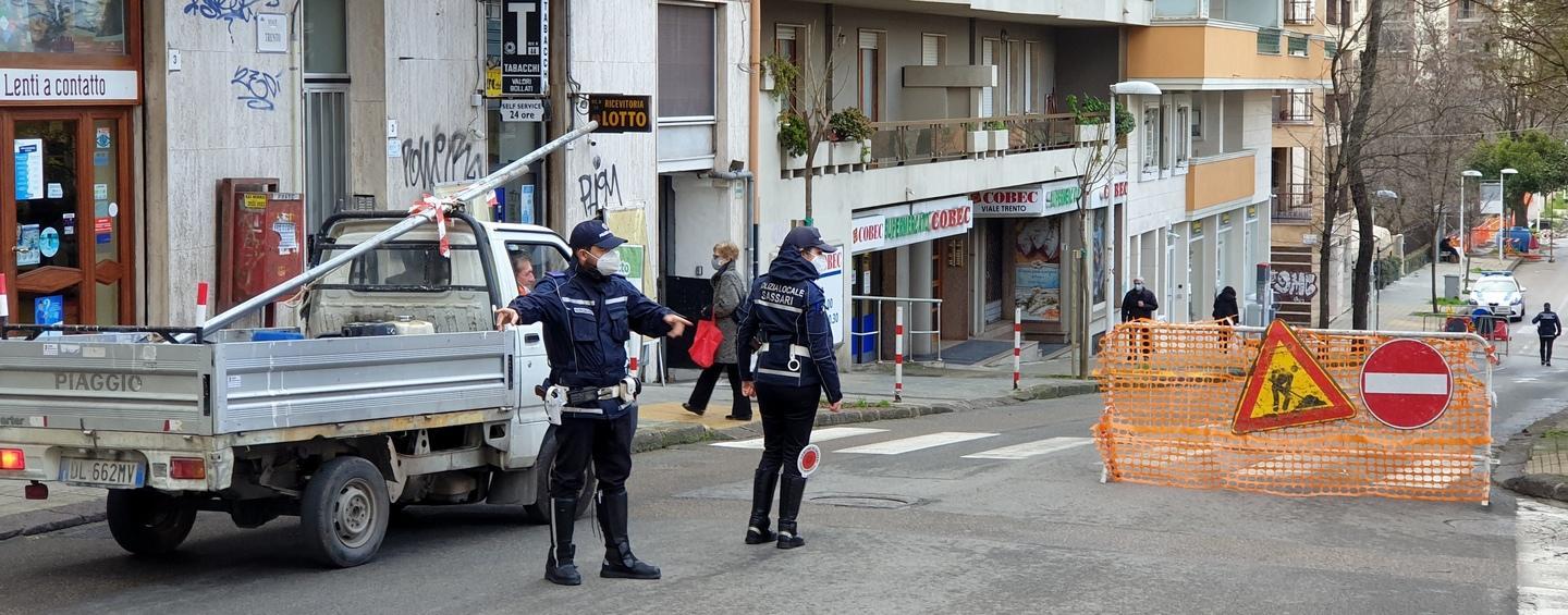 Sassari, viale Trento transennato tra rabbia e rassegnazione 