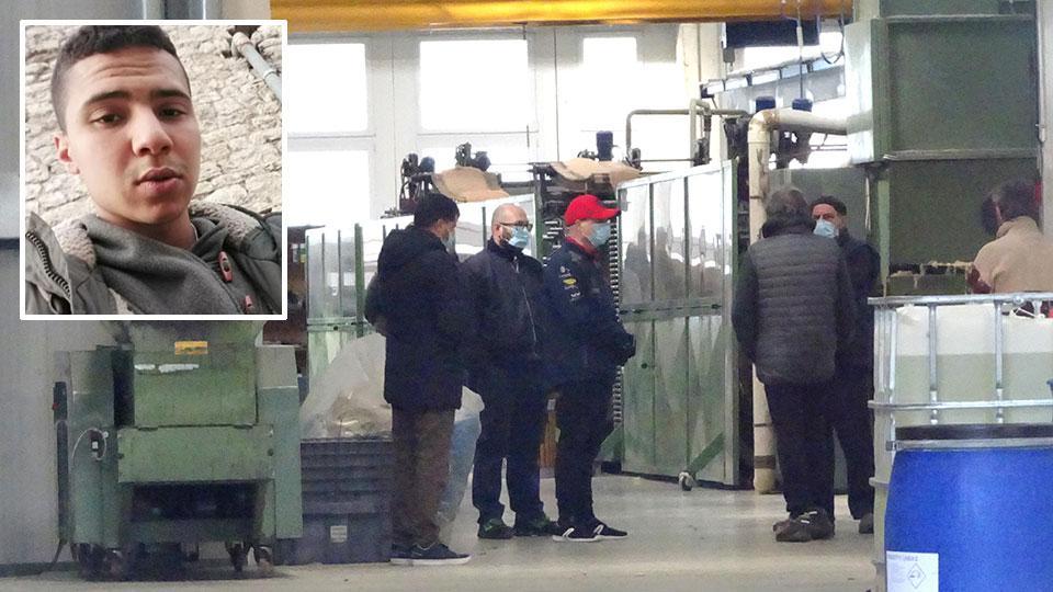 Morto sotto una pressa, lo strazio della mamma: «Come posso dire al suo fratellino che Sabri non c’è più»