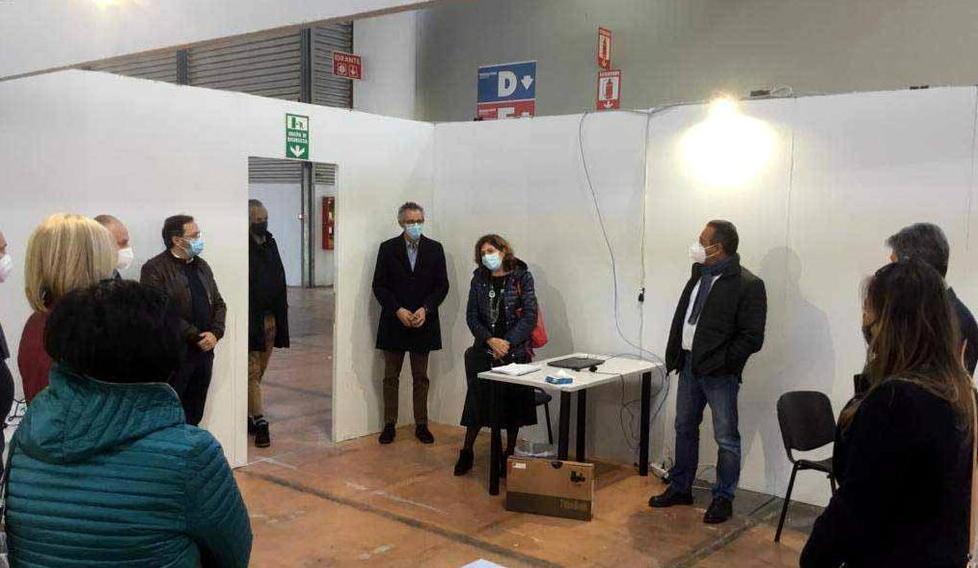 Covid, serve un esercito di vaccinatori, due bandi dell’Asl per medici e infermieri 