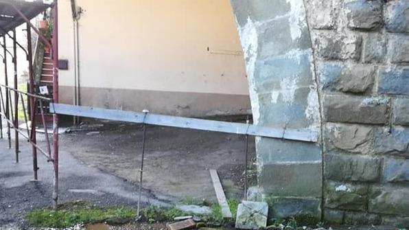 I lavori al viadotto mai iniziati Ma l’impalcatura c’è da anni