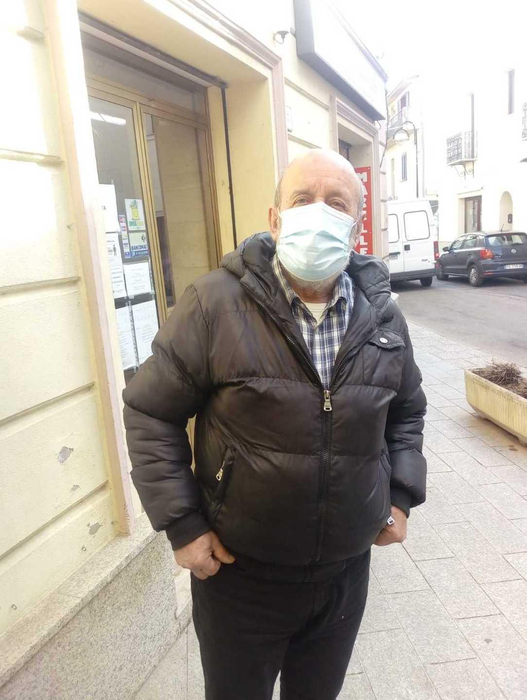 «Sistemate la strada, è piena di fossi» 