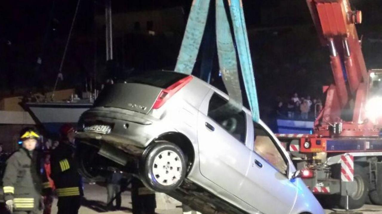 Annegò dentro la sua auto il pm fa cadere le accuse