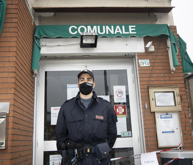 Modena. Rapina a mano armata in farmacia per 300 euro 