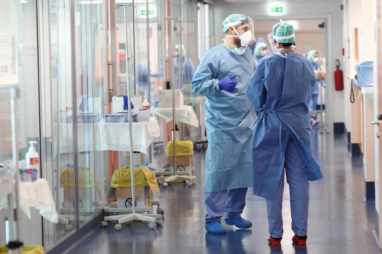Covid, altre due vittime e 59 nuovi casi a Prato