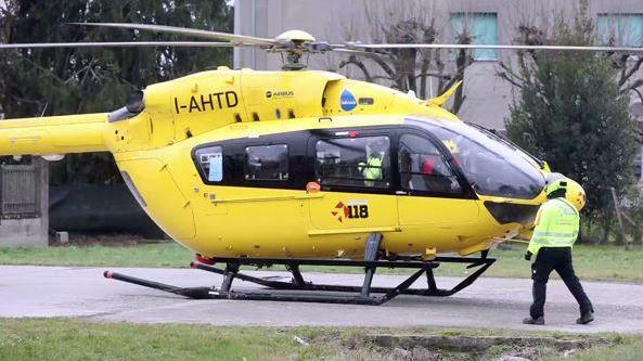 Dosso, 17enne investito da un'auto: a Cona in elicottero