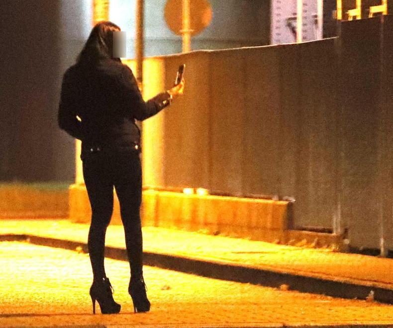 La finta prostituta agiva lungo l’Aurelia (Foto d’archivio)