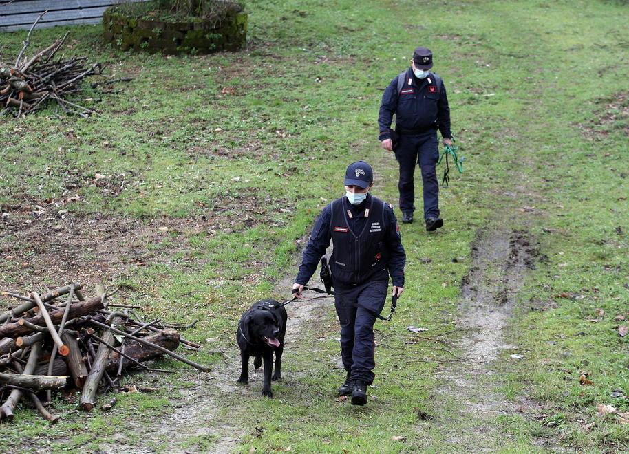 Bocconi assassini a Uzzano, scattano le ricerche dei carabinieri 