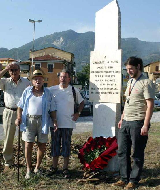 Stele al partigiano, dubbi e polemiche 