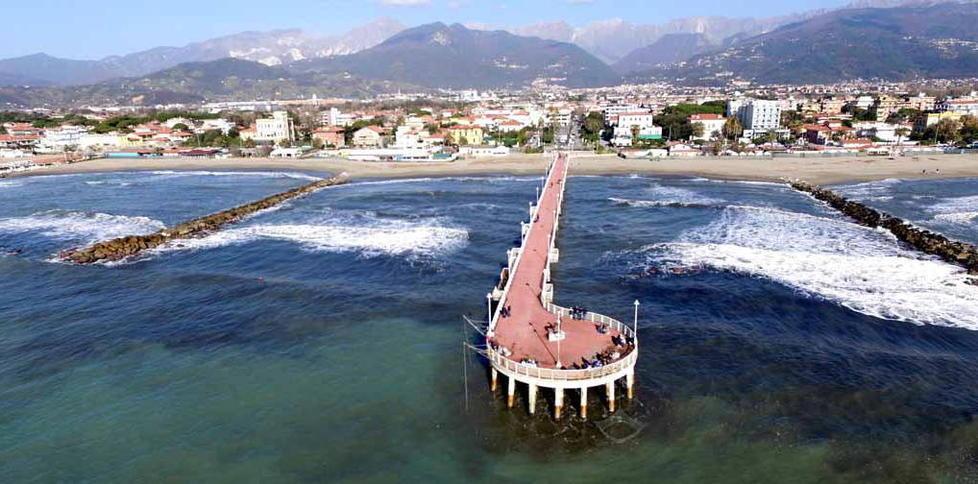 Barotti propone d’intitolare a Pertini il pontile di Marina