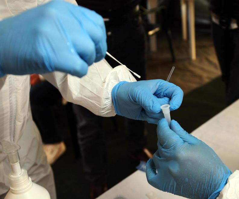 Covid, nuova vittima però calano i contagi e aumentano i guariti 