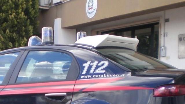 Assembramento al bar, sanzioni per il titolare e undici clienti