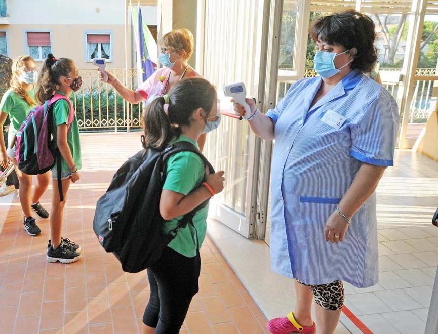 Scuola, il personale Covid aspetta ancora lo stipendio 