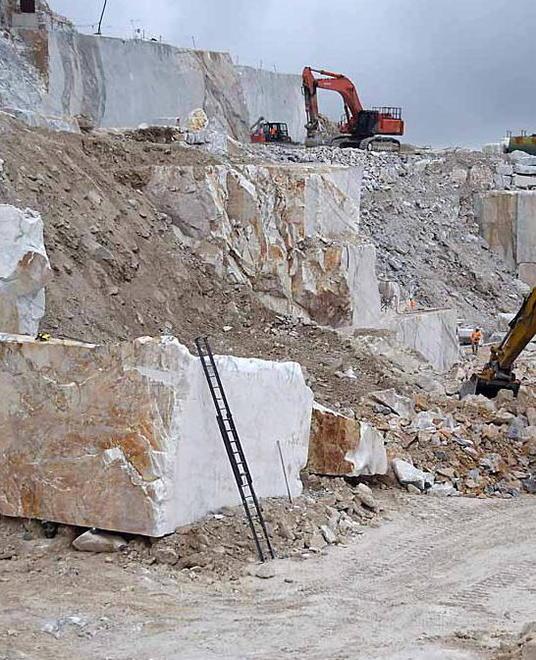 Cava non paga il contributo, ora deve al Comune 1,4 milioni 