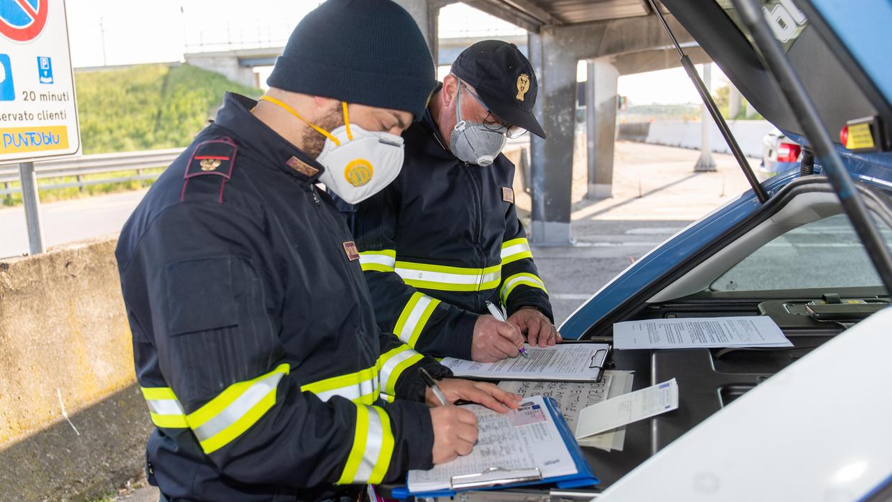 Ferrara, controlli della Polstrada: 8mila euro di multe