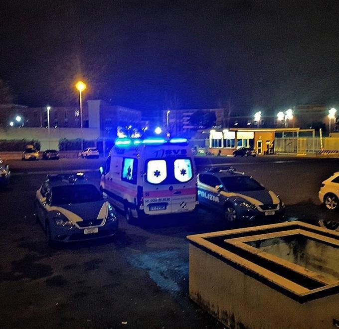 Obbligo di firma per il fattorino che ha picchiato i poliziotti con calci e pugni