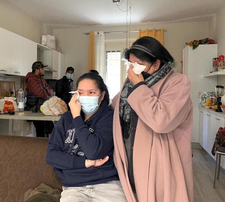 In primo piano Leanne, la moglie di Romulo Sta Ana (Foto Nucci)