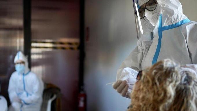 Aumentano di nuovo i contagi E sale il numero dei ricoveri