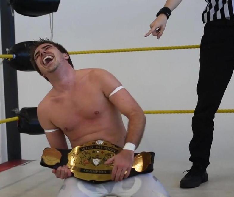 Il consigliere trionfa sul ring «I miei segreti di wrestler»