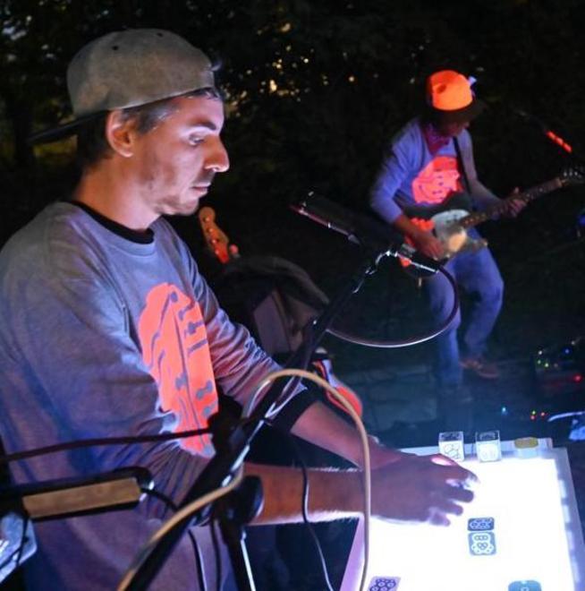 Tornano i Frank Sinutre Il nuovo album è un viaggio con “200.000.000 Steps”