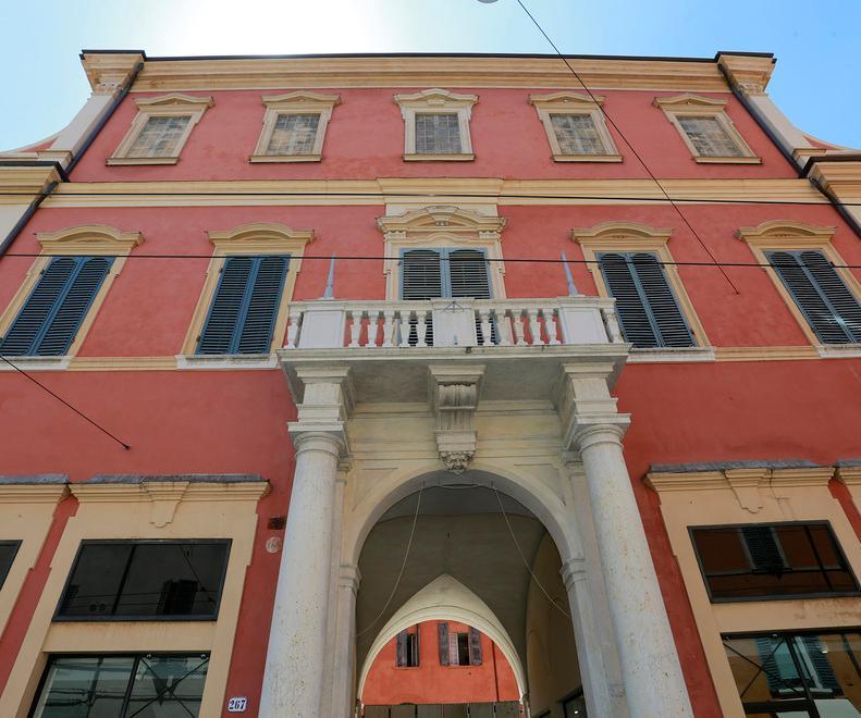 Modena Palazzo Solmi, stop di Italia Nostra «Ignorata l’identità dell’edificio» 