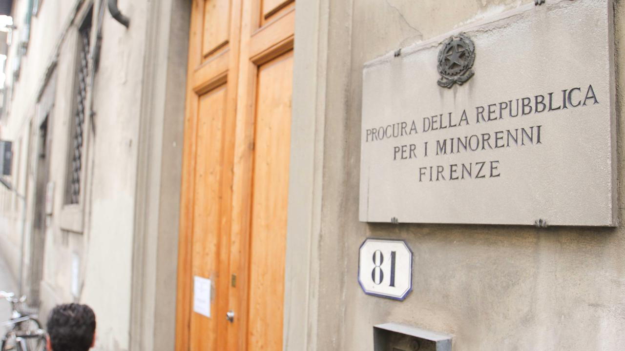 Stupro di gruppo durante una festa: sono tre i ragazzini indagati