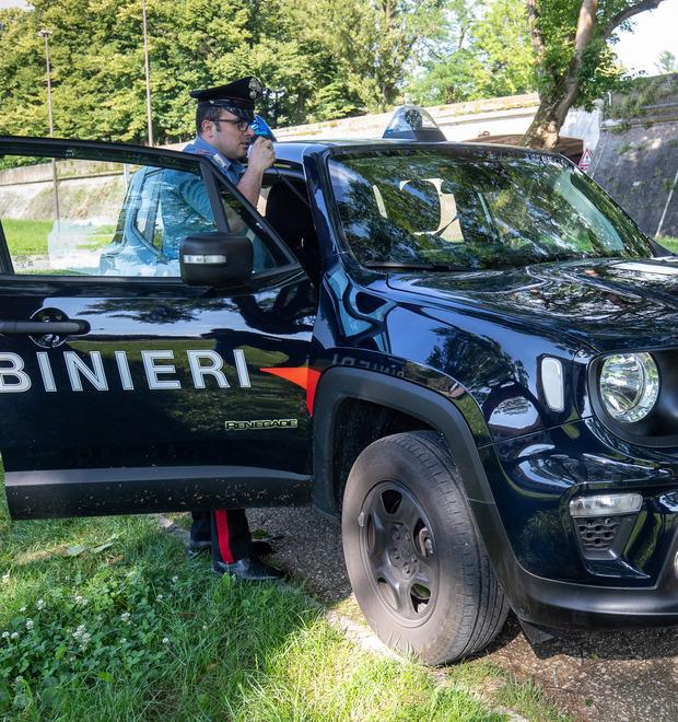 Portomaggiore, indagato per stalking evade dai domiciliari e aggredisce i militari 