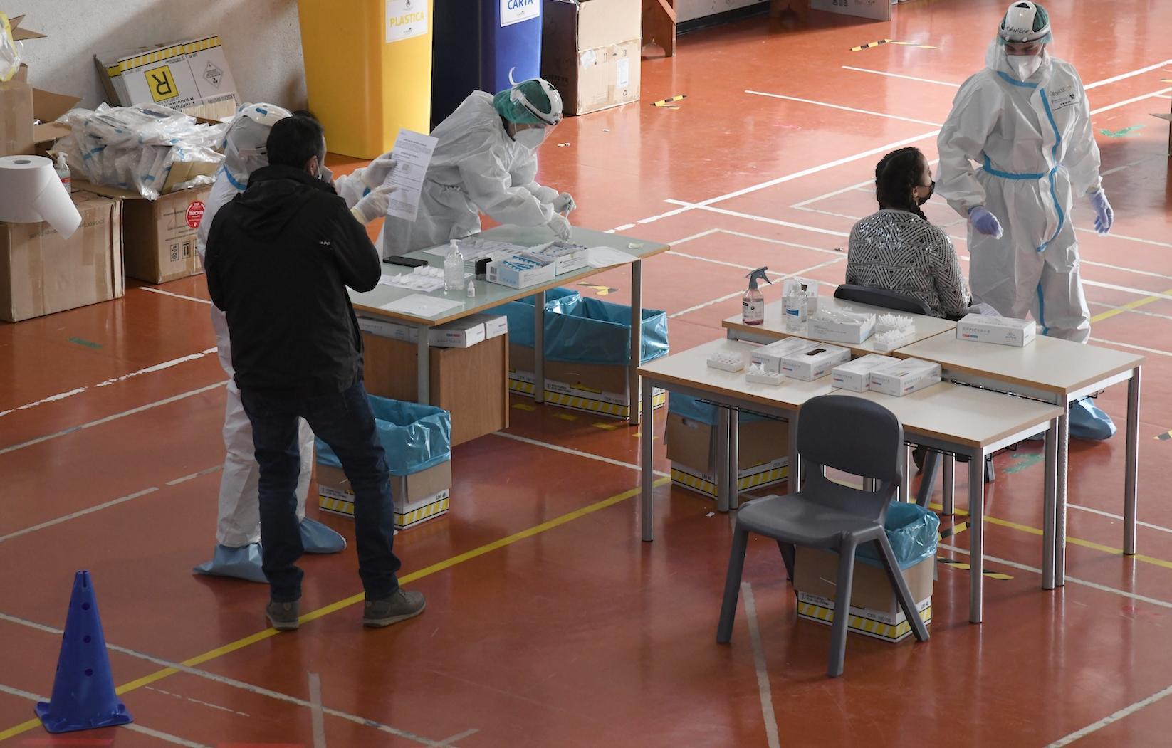 Covid, screening nel Nuorese: tamponi a 22.414 persone