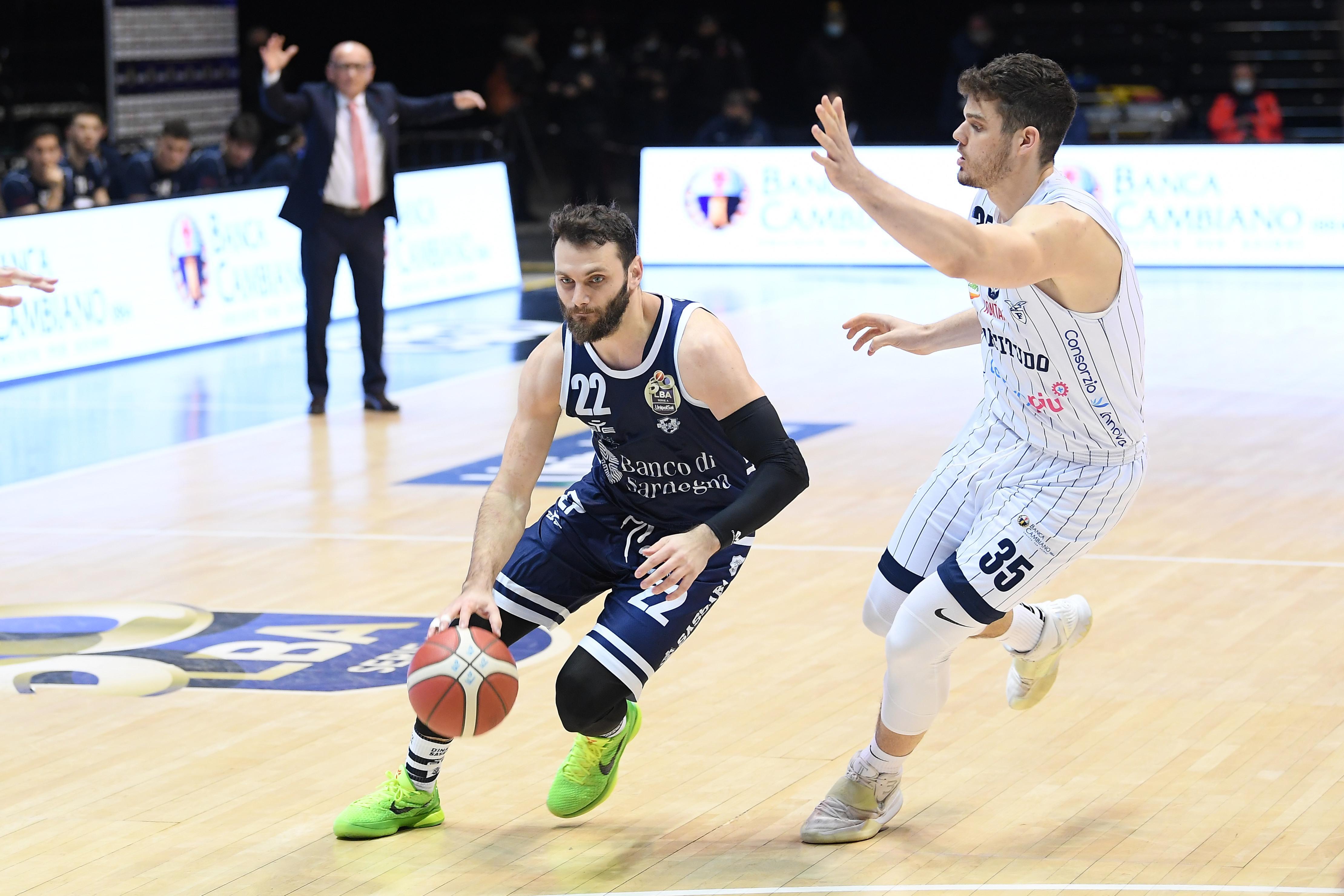 La Dinamo sbanca Bologna, settima vittoria consecutiva