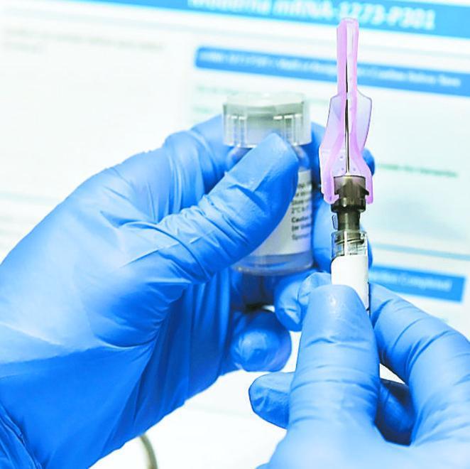 Tamponi dall’automobile per chi lavora nelle scuole E non serve la prescrizione 