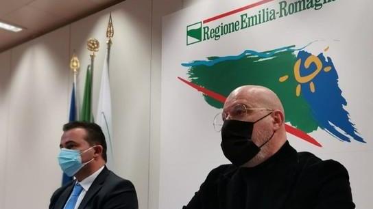 La Regione: «Pronti a vaccinare tutti ma devono arrivare le dosi necessarie»
