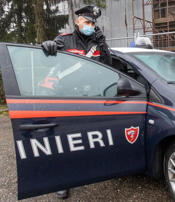 «Sono senza medicine» Lancia l’allarme al 112 e arrivano i carabinieri 