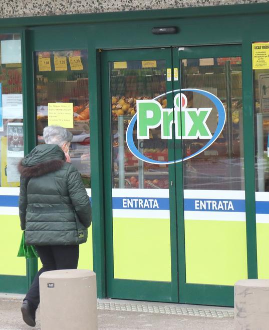 Supermarket assaltato dai ladri Via la cassaforte con 10mila euro 