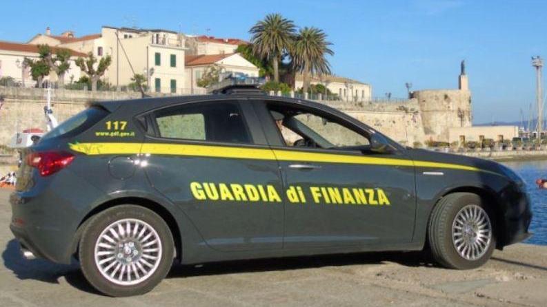 Palestra e circolo sono aperti, arriva la Finanza