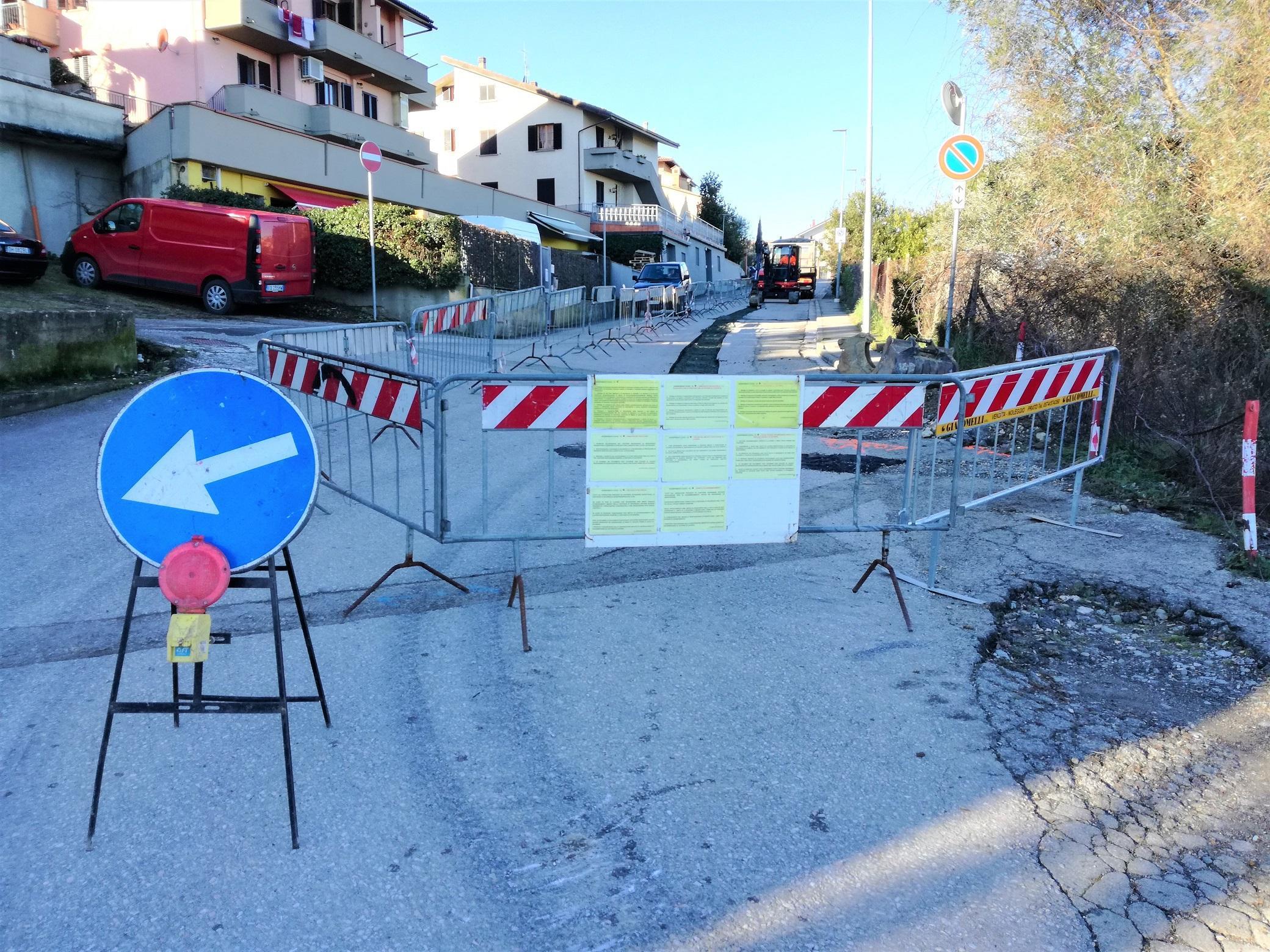 Un cantiere a Montespertoli per il nuovo sistema fognario