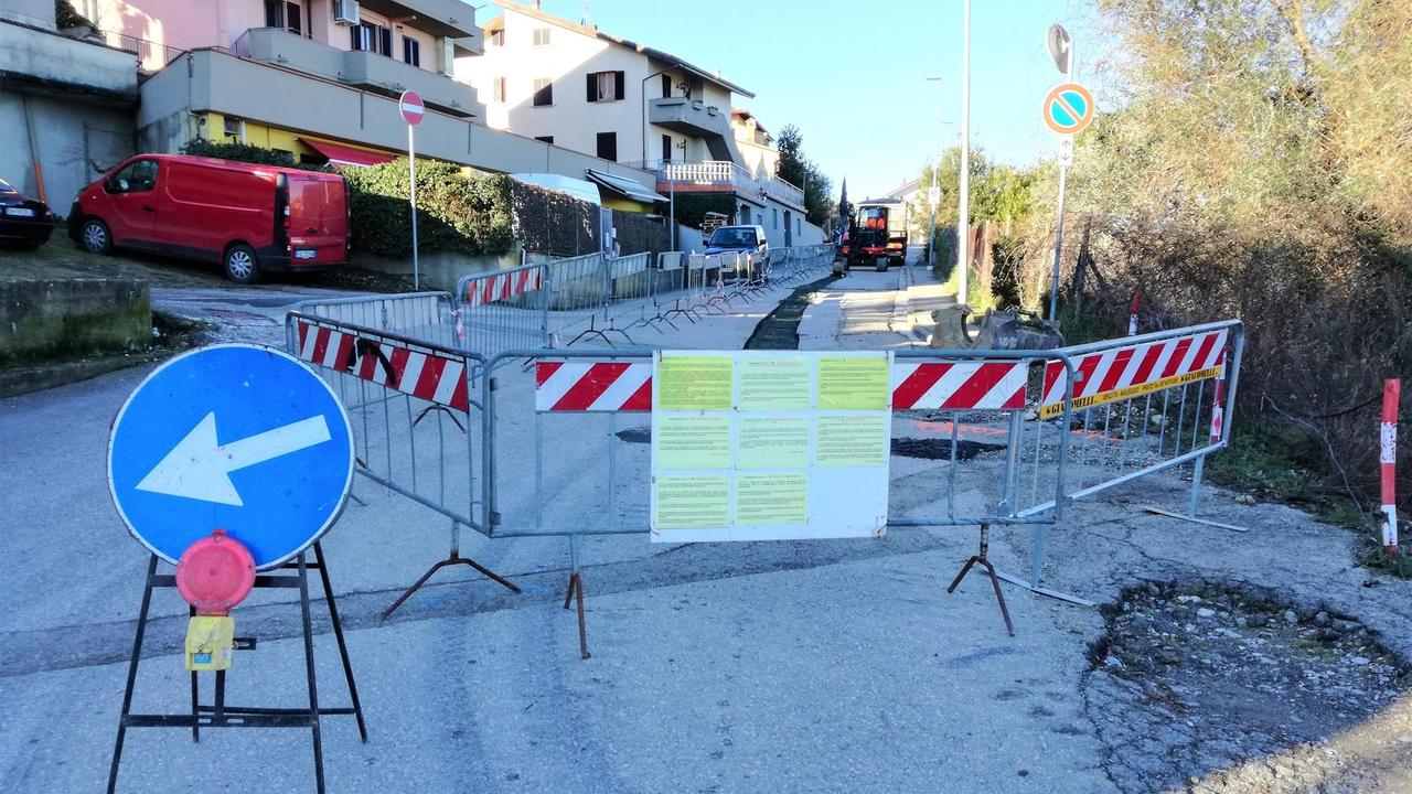 Un cantiere a Montespertoli per il nuovo sistema fognario