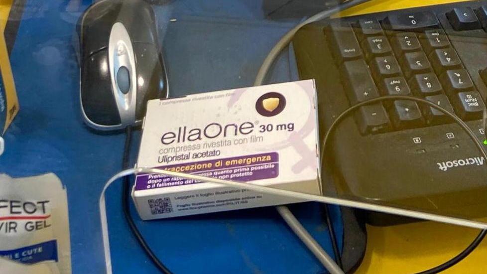 Pillola del giorno dopo negata in farmacia: parte la protesta, la dottoressa si difende