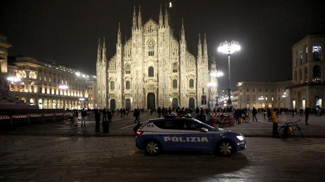 Feste in casa a Milano, multati in 42