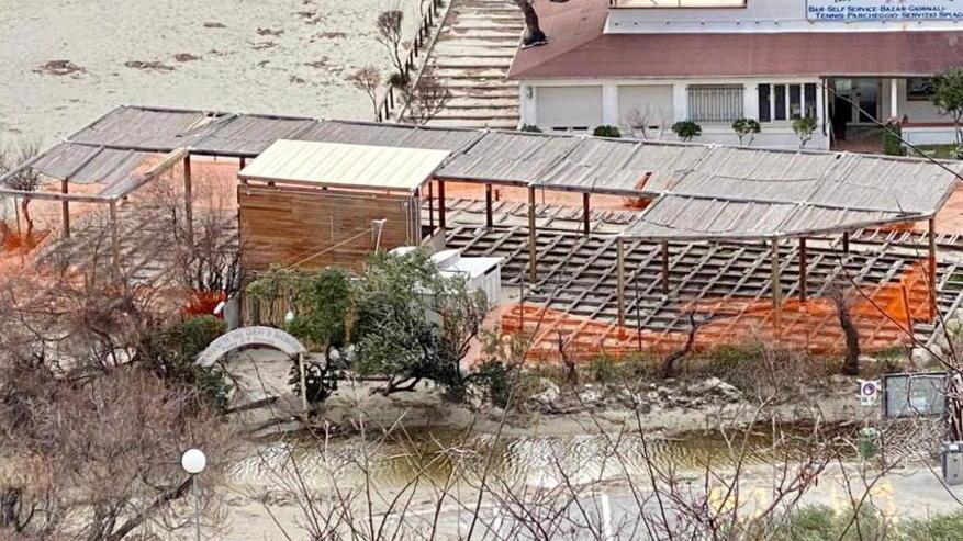 La società Barbatoja non si arrende: «Il nostro pergolato è in regola»