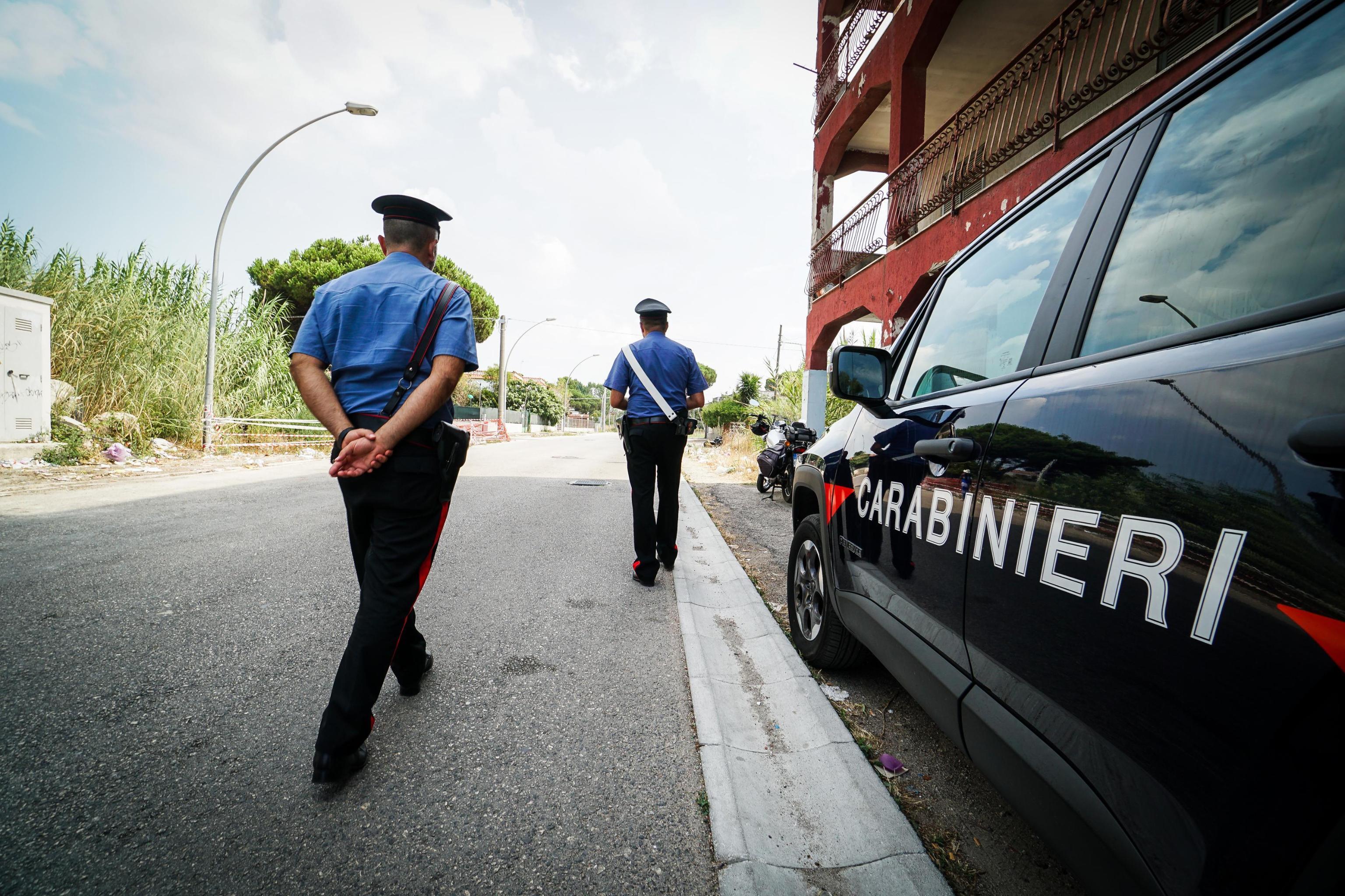 Reggio Emilia, si masturba vicino a una scuola: arrestato 