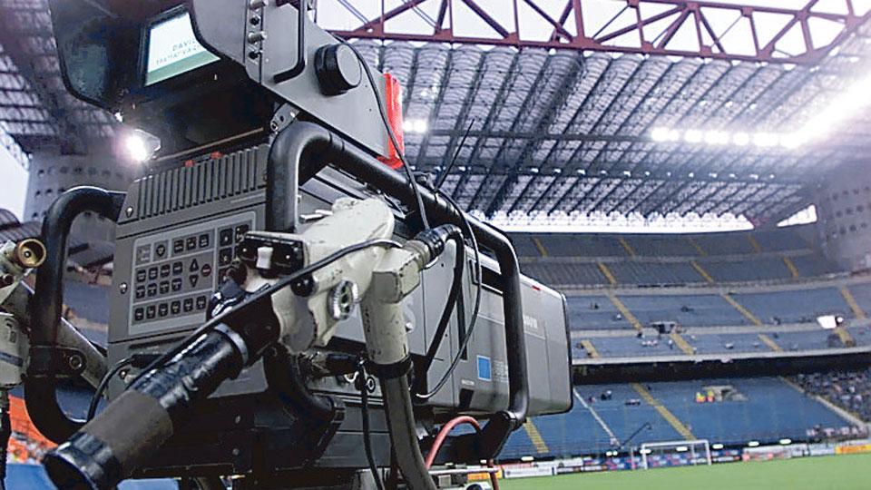 Sky si riprende la Champions, ma Dazn può soffiarle la A