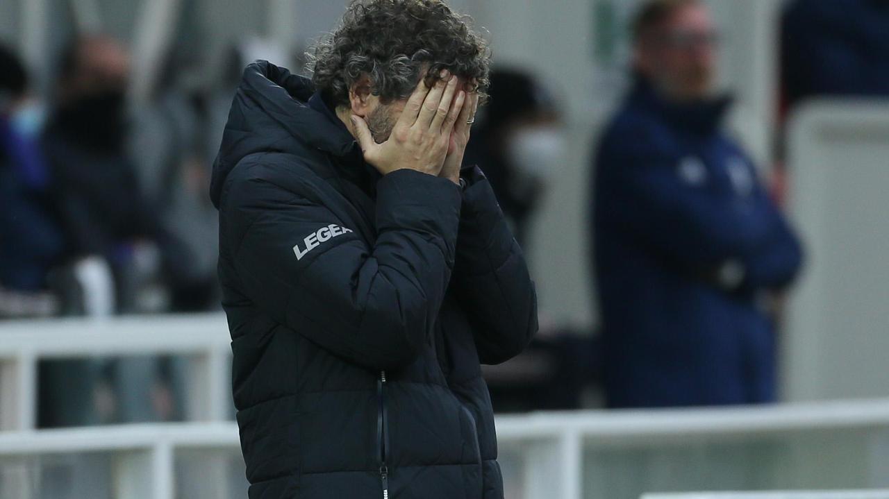 Livorno travolto dalla Juventus B, ora l’ultima follia: Dal Canto rischia