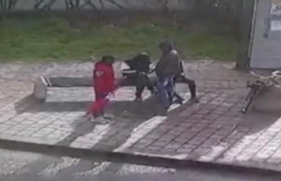 Allarme spaccio in piazzale Europa: «Guardie giurate di pomeriggio e sera» 