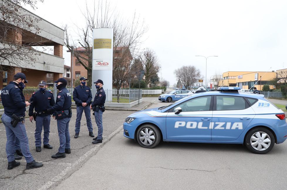 Spari al Foscato: caccia all’automobilista. Ha seminato il panico con una scacciacani 