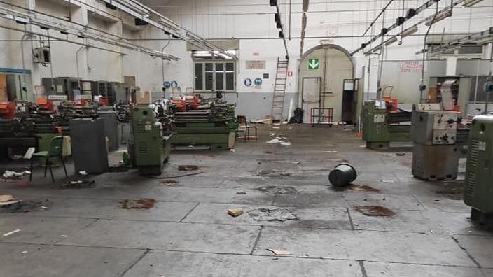 Si svuota l’ex sede dell’istituto Giorgi Dentro vecchi macchinari e arredi