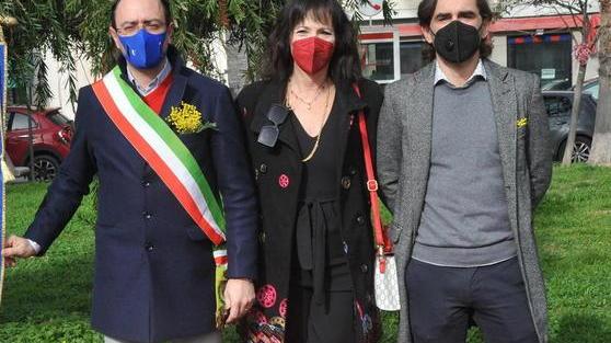 Una panchina rossa contro la violenza