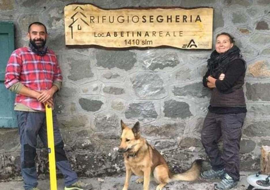 Appennino reggiano. La vita di due carpigiani nel rifugio sommerso di neve «Ma la pianura non ci manca» 